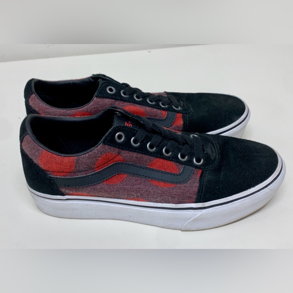Women’s 9 EU 40 Vans Ward Platform Fuzzy Dots Old Skool Skateboarding Sneakers